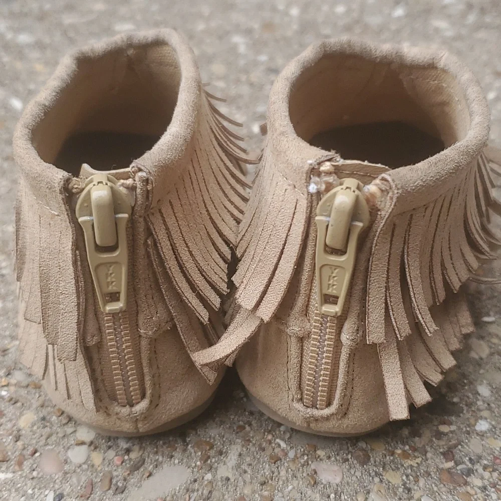 Old Navy Tan Brown Fringe Moccasin Booties Infant Baby 6